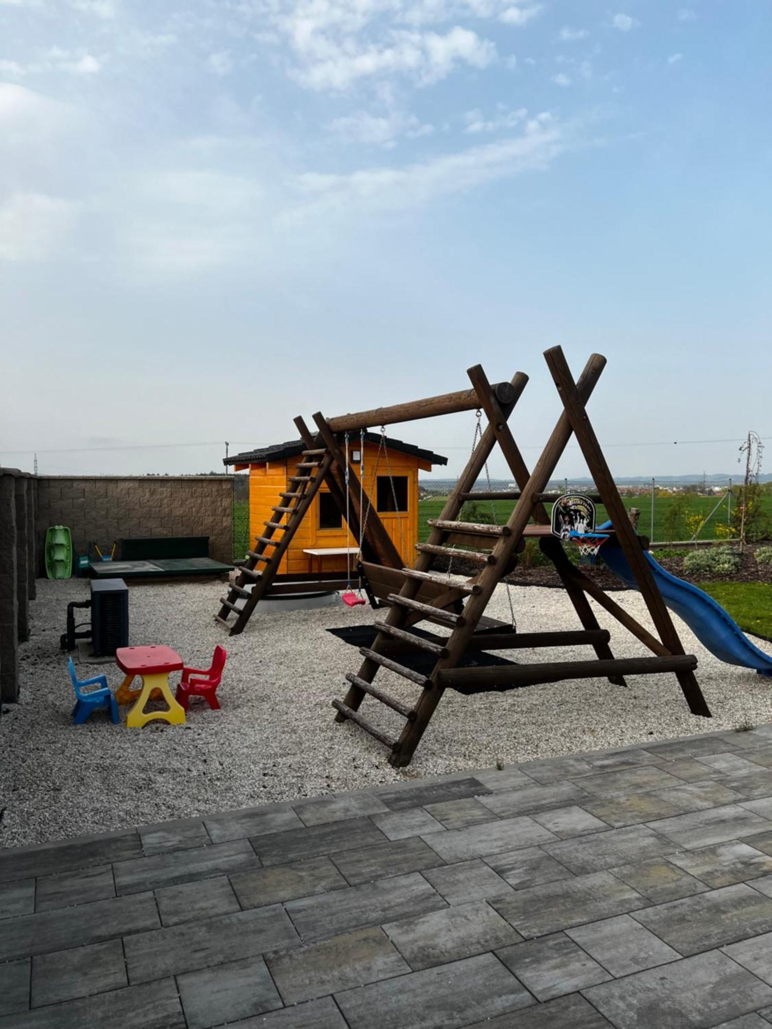 הוילה Slapy  House&Garden&Pool מראה חיצוני תמונה